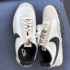 Retro Classic Nike Waffle Racer Women’s Shoes